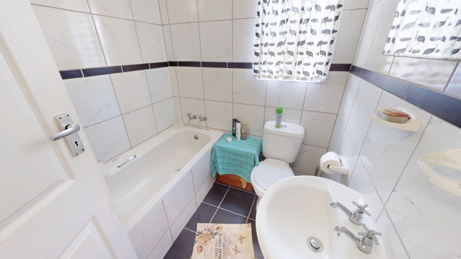 2 Bedroom Property for Sale in Kabega Park Eastern Cape